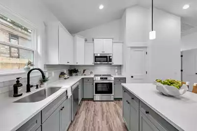 2025 Riverview Avenue, North Charleston, SC 29405 - Photo 9