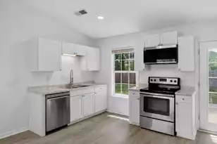 450 Longleaf Dr, Summerville, SC 29483 - Photo 9
