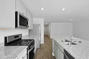 911 Long Blf Rd, Summerville, SC 29486 - Photo 13