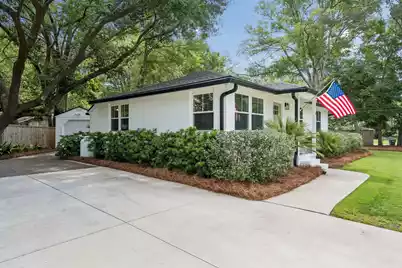 4 Ellen Avenue, Mount Pleasant, SC 29464 - Photo 3