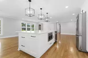 754 Beauregard St, Charleston, SC 29412 - Photo 9