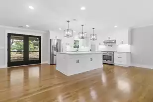 754 Beauregard St, Charleston, SC 29412 - Photo 7