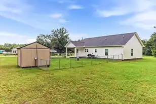164 Miracle Dr, Eutawville, SC 29048 - Photo 5