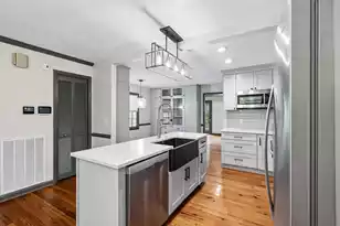 102 Beaufain St, Charleston, SC 29401 - Photo 9