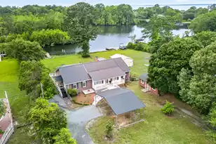 201 Lake Moultrie Dr, Bonneau, SC 29431 - Photo 5