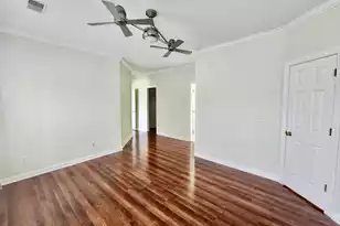 1375 Hopton Cir, Mount Pleasant, SC 29466 - Photo 11
