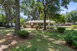 2420 Pine Ct, Beaufort, SC 29902 - Photo 3