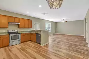 1313 Merchant Ct, Mount Pleasant, SC 29466 - Photo 9