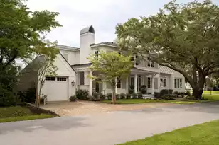 1323 Wayne St, Mount Pleasant, SC 29464 - Photo 3