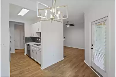 2033 Chatelain Way, Mount Pleasant, SC 29464 - Photo 7