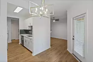 2033 Chatelain Way, Mount Pleasant, SC 29464 - Photo 7