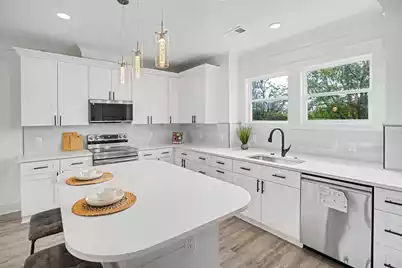 2016 Comstock Avenue, North Charleston, SC 29405 - Photo 9