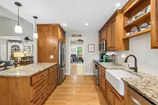 288 Molasses Ln, Mount Pleasant, SC 29464 - Photo 21