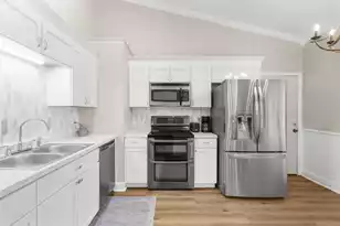 332 MacGregor Dr, Summerville, SC 29486 - Photo 5