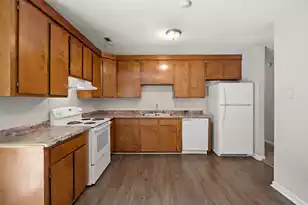 110 Bee St, Summerville, SC 29483 - Photo 9