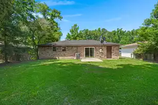 110 Bee St, Summerville, SC 29483 - Photo 3