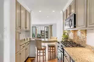 16 Logan St, Charleston, SC 29401 - Photo 11