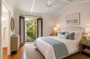 16 Logan St, Charleston, SC 29401 - Photo 5