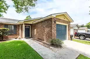 823 Winthrop St, Ladson, SC 29456 - Photo 3