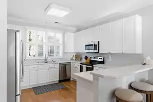 13 Kirkland Ln, Charleston, SC 29401 - Photo 5