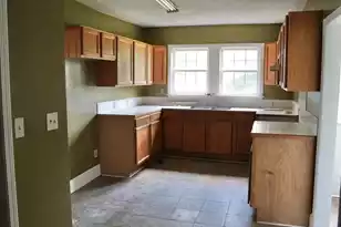 509 E Moore St, Olanta, SC 29114 - Photo 3