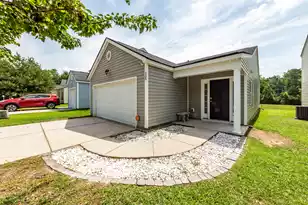 135 Keaton Brook Dr, Summerville, SC 29485 - Photo 1