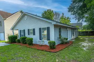 1437 Swamp Angel Ct, Charleston, SC 29412 - Photo 3