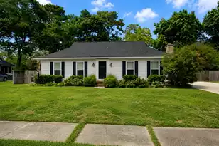 920 Ravenswood Dr, Charleston, SC 29412 - Photo 1