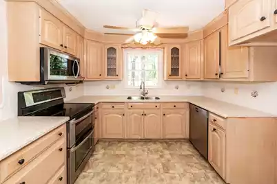 1071 Deleisseline Boulevard, Mount Pleasant, SC 29464 - Photo 13