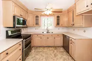 1071 Deleisseline Blvd, Mount Pleasant, SC 29464 - Photo 13