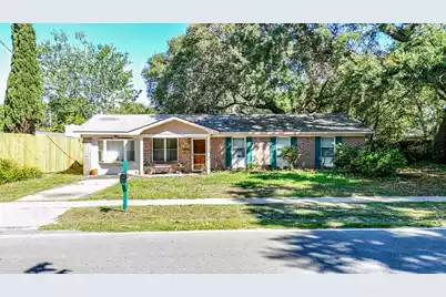 616 Center Street, Mount Pleasant, SC 29464 - Photo 1