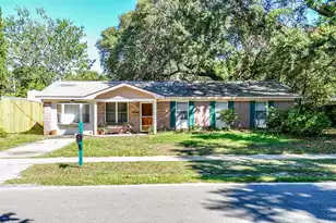 616 Center St, Mount Pleasant, SC 29464 - Photo 1