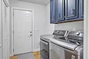 818 Law Ln, Mount Pleasant, SC 29464 - Photo 21