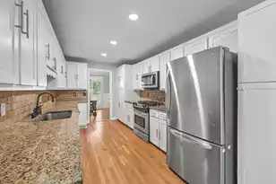 818 Law Ln, Mount Pleasant, SC 29464 - Photo 19