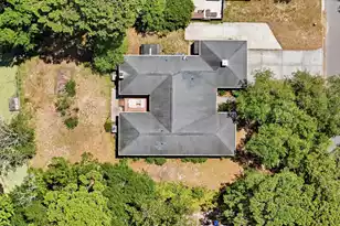 686 Pelzer Dr, Mount Pleasant, SC 29464 - Photo 13