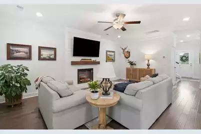 1319 Lucinda Street, Mount Pleasant, SC 29466 - Photo 11