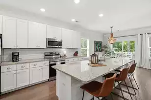 1319 Lucinda St, Mount Pleasant, SC 29466 - Photo 13