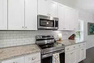 1319 Lucinda St, Mount Pleasant, SC 29466 - Photo 15
