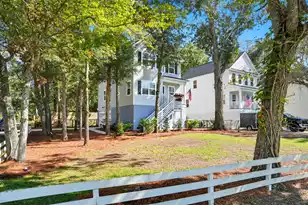 1319 Lucinda St, Mount Pleasant, SC 29466 - Photo 3