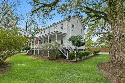 216 Carolina Avenue W, Summerville, SC 29483 - Photo 1