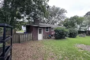1496 Seminole St, Mount Pleasant, SC 29464 - Photo 5