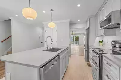 958 Myrtle Court, Mount Pleasant, SC 29464 - Photo 9