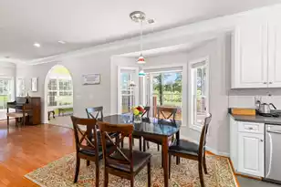1625 Oakhurst Dr, Mount Pleasant, SC 29466 - Photo 11