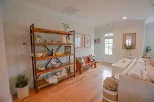 1596 Prince Edward St, Mount Pleasant, SC 29466 - Photo 5