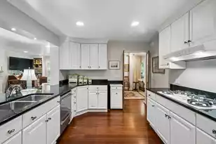 114 Live Oak Dr, Mount Pleasant, SC 29464 - Photo 13