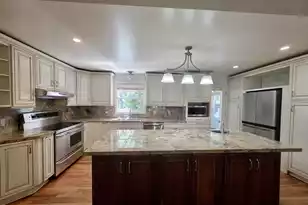 275 Hobcaw Dr N, Mount Pleasant, SC 29464 - Photo 5