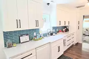 1113 Shadow Dr N, Mount Pleasant, SC 29464 - Photo 7