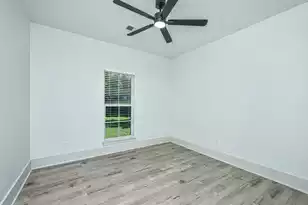 933 Valley St, Hanahan, SC 29410 - Photo 15