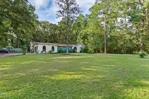 111 Johnston Street W, Summerville, SC 29483 - Photo 3