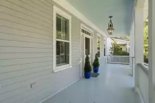 328 Bennett St, Mount Pleasant, SC 29464 - Photo 5